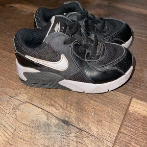 Nike Boy’s shoes (8c)